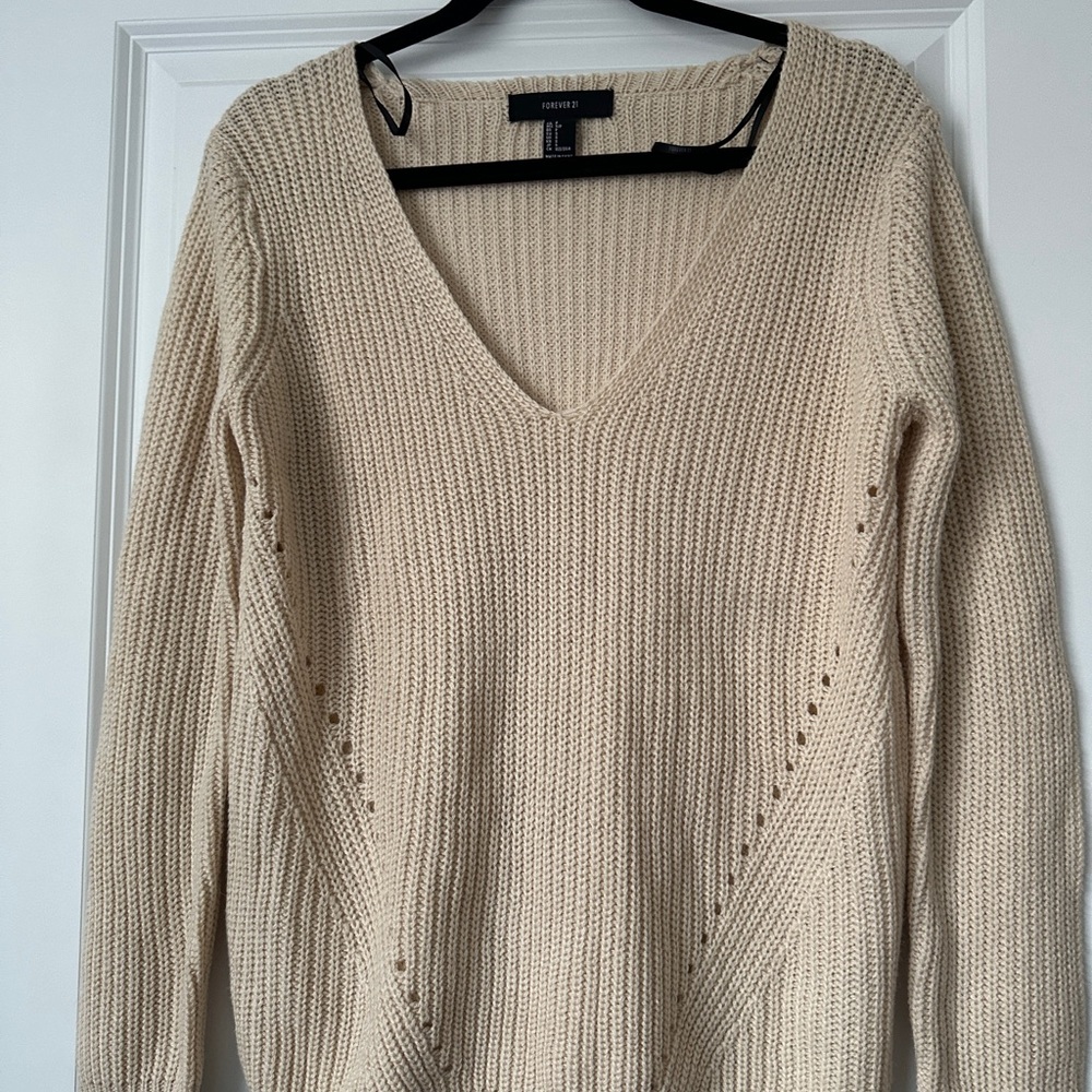Forever 21 Cream V-Neck Sweater woman’s size small
